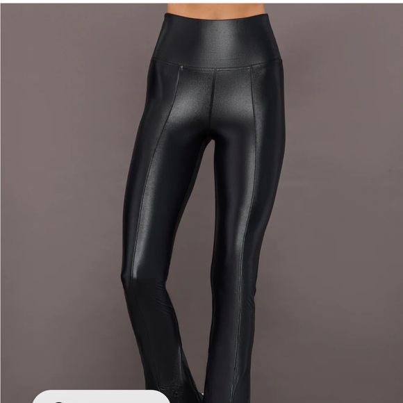 Carbon38 black flared leggings in Takara Shine - Picture 3 of 13